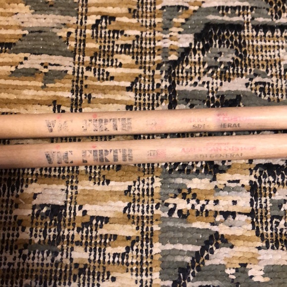 Vic Firth #SD1 General AM Drum Sticks (Pair) - Picture 2 of 8